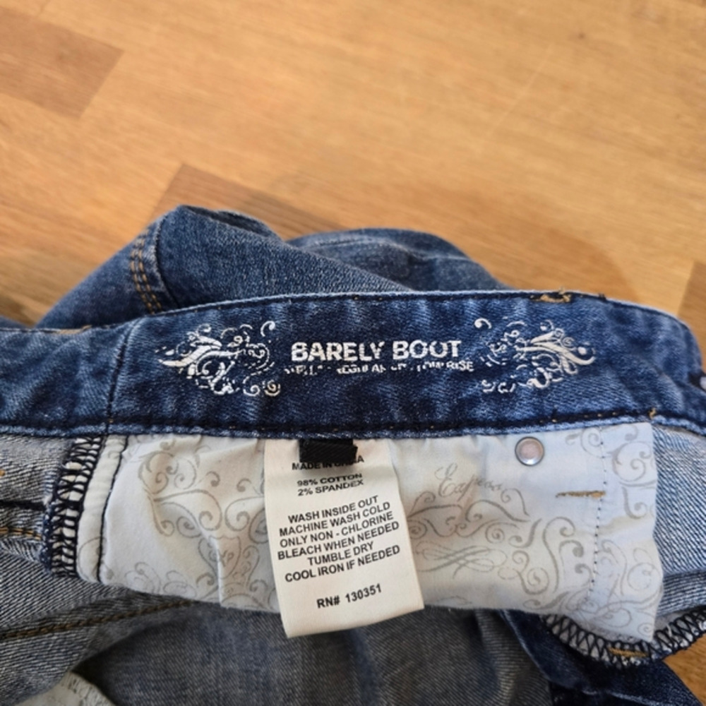 Express Barely Boot Y2k Low-Rise Bootcut Jean Siz… - image 4